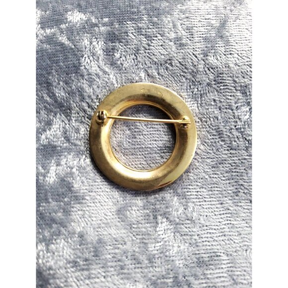 Vintage Mid 1939 –1955 Crown Trifari Circular Textured Brushed Brooch Pin - Picture 7 of 8